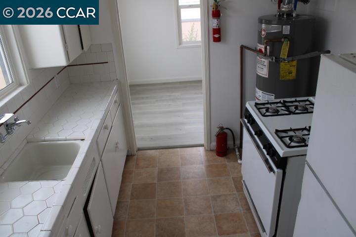 Residential Lease for rent at 4010 Macdonald Ave, Richmond, CA featuring 1 bed and 1 bath