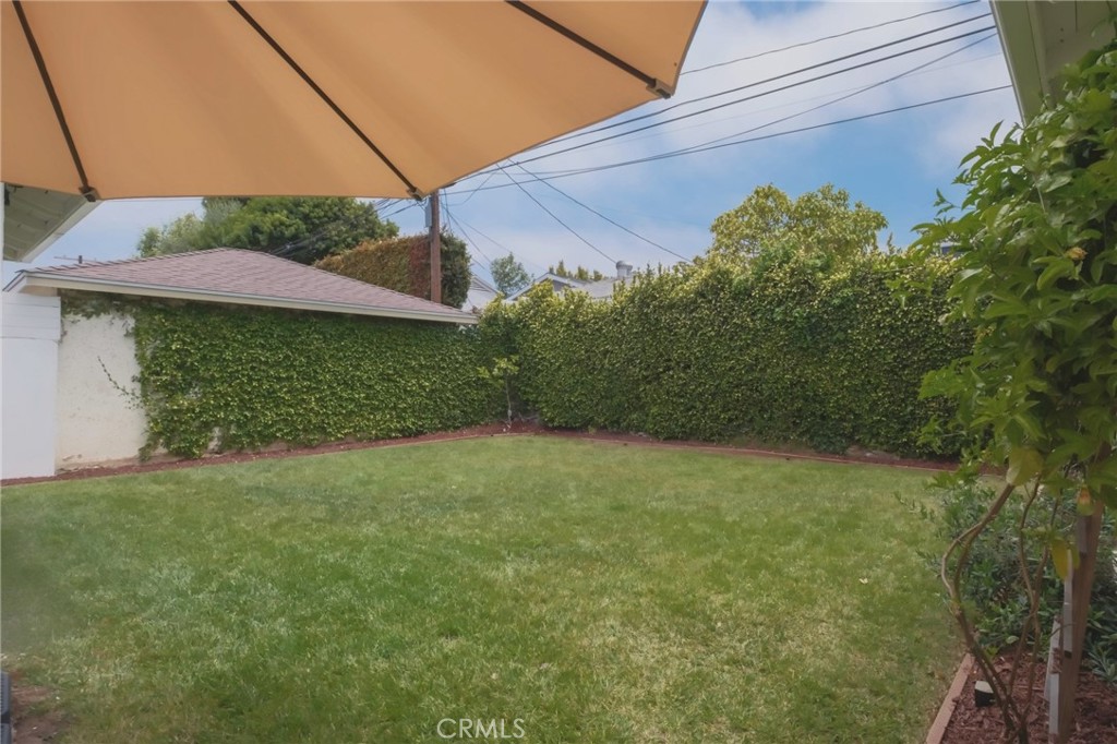 Residential for sale at 7926 Agnew, Los Angeles CA featuring 3 beds and 3 baths