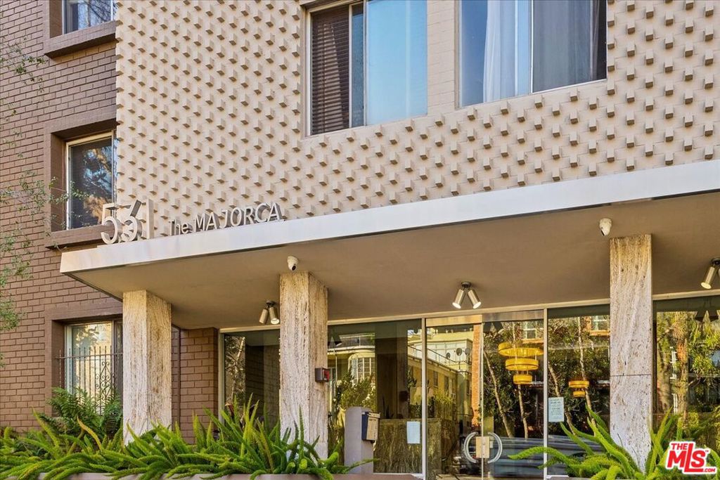 Residential for sale at 531 N Rossmore Avenue 204, Los Angeles CA featuring 2 beds and 2 baths