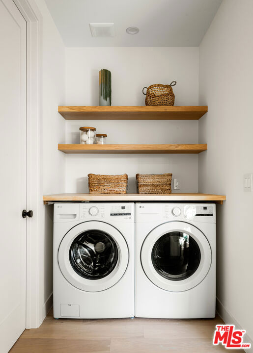 Residential Lease for rent at 11838 Juniette, Culver City, Los Angeles County, CA featuring 2 beds and 2 baths