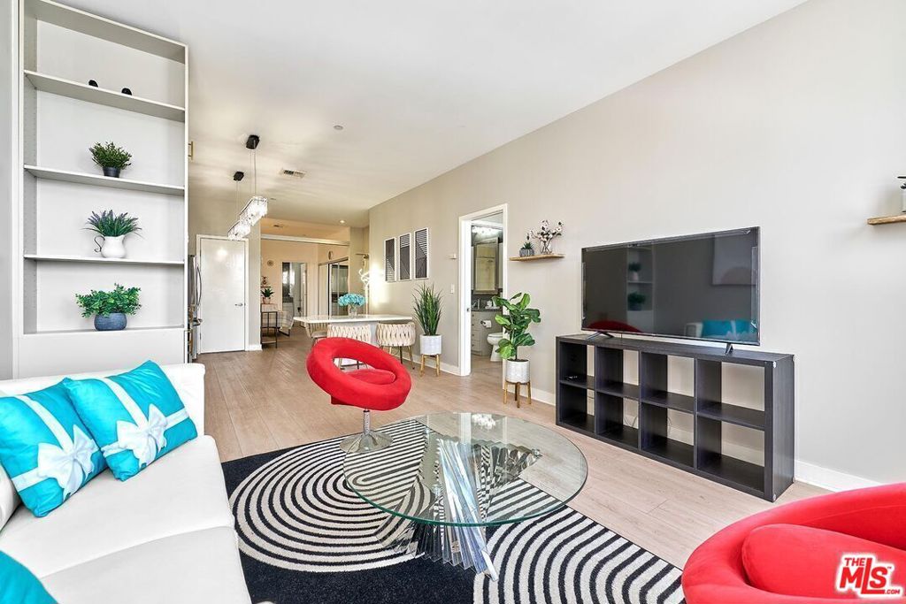 Condominium for sale at 3810 Wilshire Boulevard 408, Los Angeles, CA featuring 2 beds and 2 baths