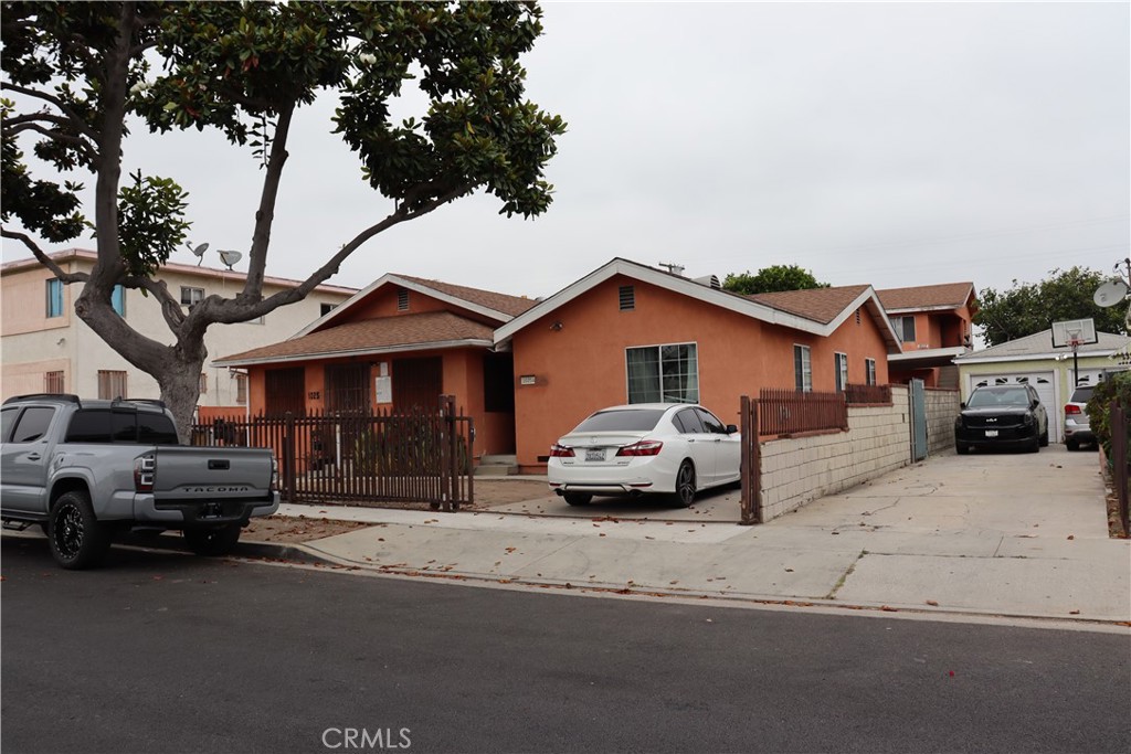 Apartment for sale at 1025 W 103rd, Los Angeles, CA