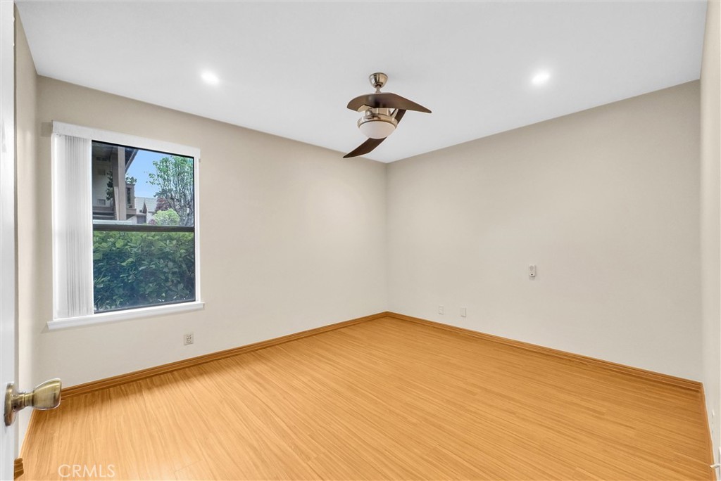 Residential Lease for rent at 326 Tangelo 323, Irvine CA featuring 1 bed and 1 bath