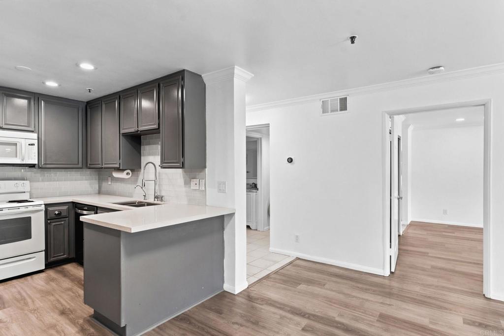 Residential for sale at 5705 Friars Road 7, San Diego CA featuring 1 bed and 2 baths