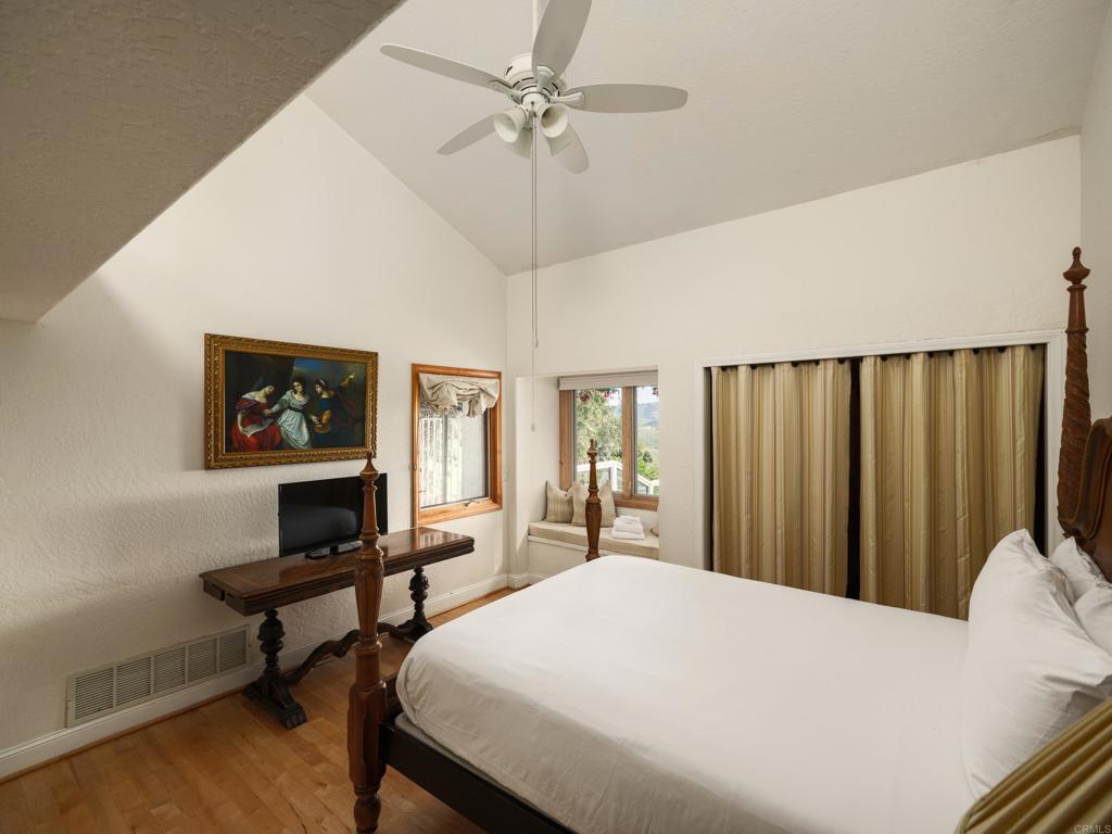 Residential Lease for rent at 20780 Fortuna Del Norte, Escondido, San Diego County CA featuring 8 beds and 6 baths