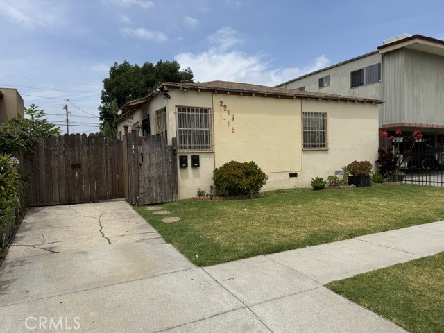 Residential for sale at 2213 S Spaulding, Los Angeles CA featuring 3 beds and 2 baths