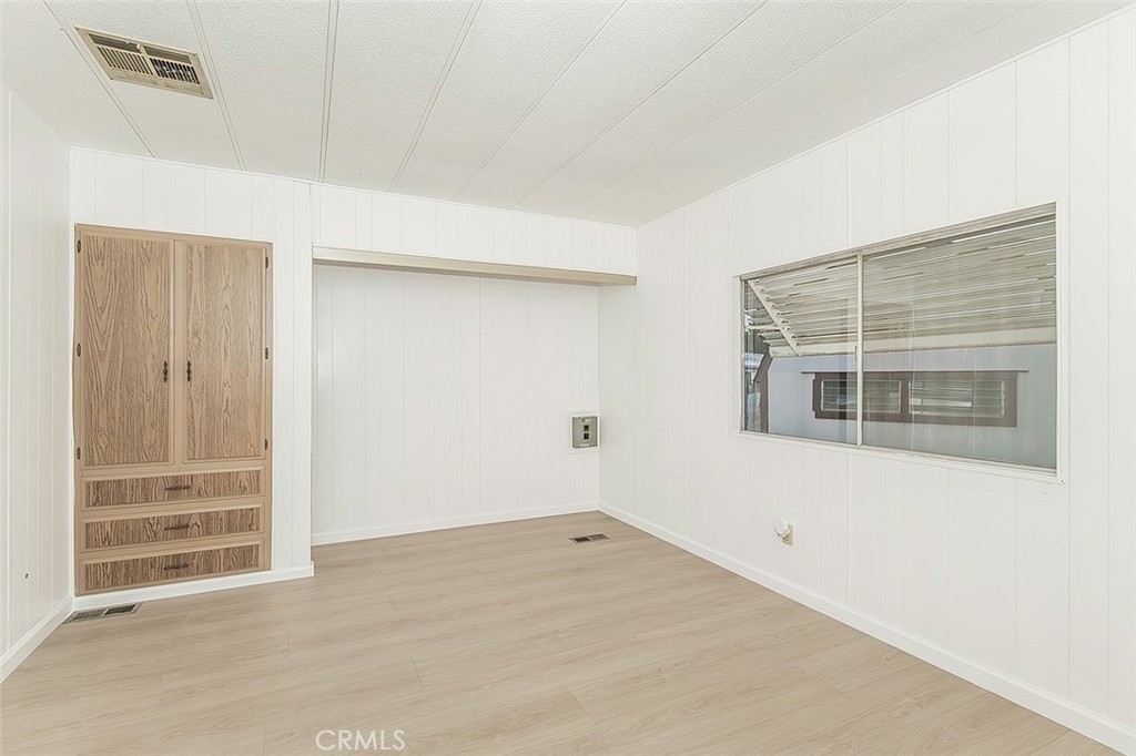Manufactured In Park for sale at 1701 Dinuba Avenue 42, Selma CA featuring 2 beds and 2 baths