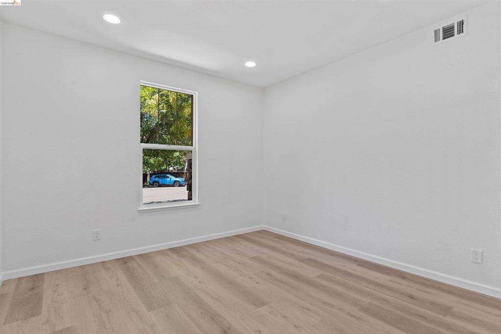 Single Family Residence for sale at 60 Narcissus Ct, Oakley, CA featuring 4 beds and 3 baths