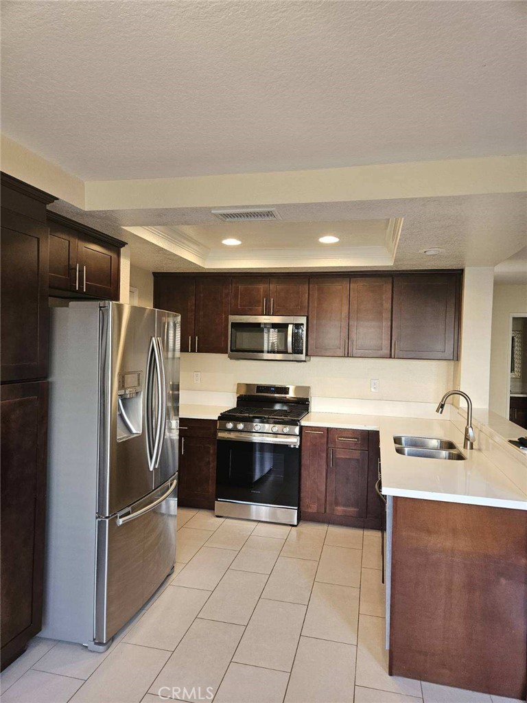 Residential Lease for rent at 22 Danta, Rancho Santa Margarita, Orange County, CA featuring 3 beds and 3 baths