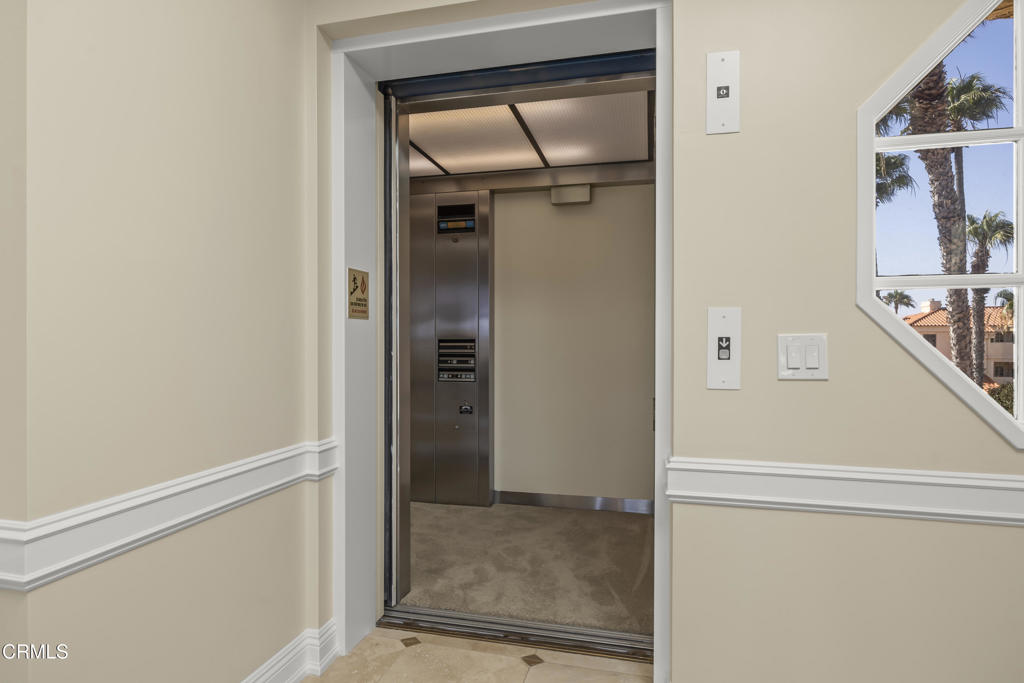 Condominium for sale at 4252 Harbour Island Lane, Oxnard, CA featuring 2 beds and 3 baths