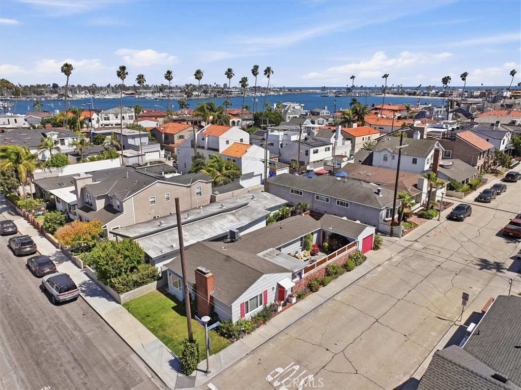 Single Family Residence for rent at 5928 E The Toledo, Long Beach, CA featuring 2 beds and 1 bath