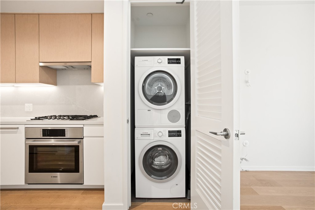 Residential for sale at 877 Francisco, Los Angeles CA featuring 1 bed and 1 bath