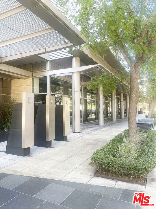Condominium for sale at 1155 S Grand Avenue 418, Los Angeles, CA featuring 1 bed and 1 bath