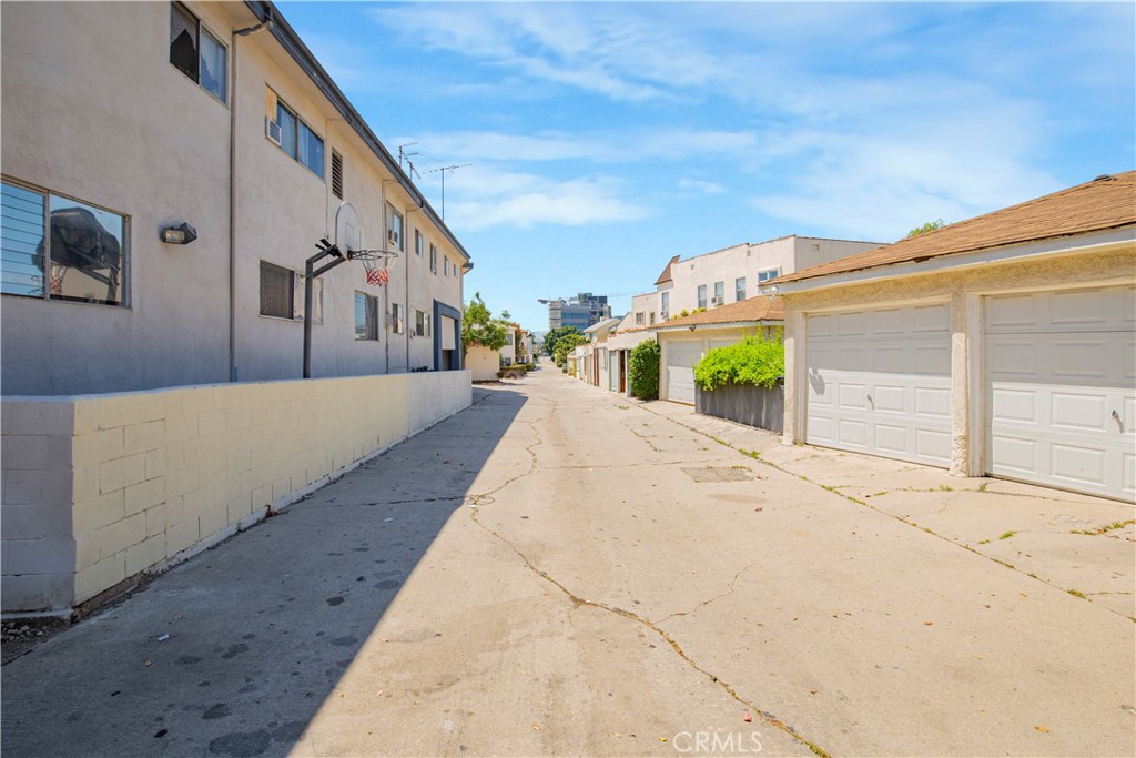 Residential Income for sale at 1117 S Spaulding, Los Angeles CA