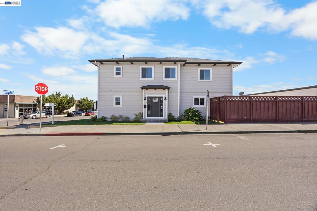 Duplex for rent at 47 N 2nd, Rio Vista, CA featuring 4 beds and 2 baths