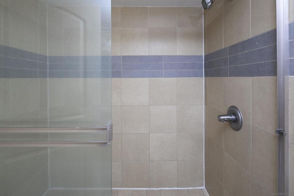Residential Lease for rent at 801 National City Blvd 1008, National City, San Diego County CA featuring 2 beds and 1 bath