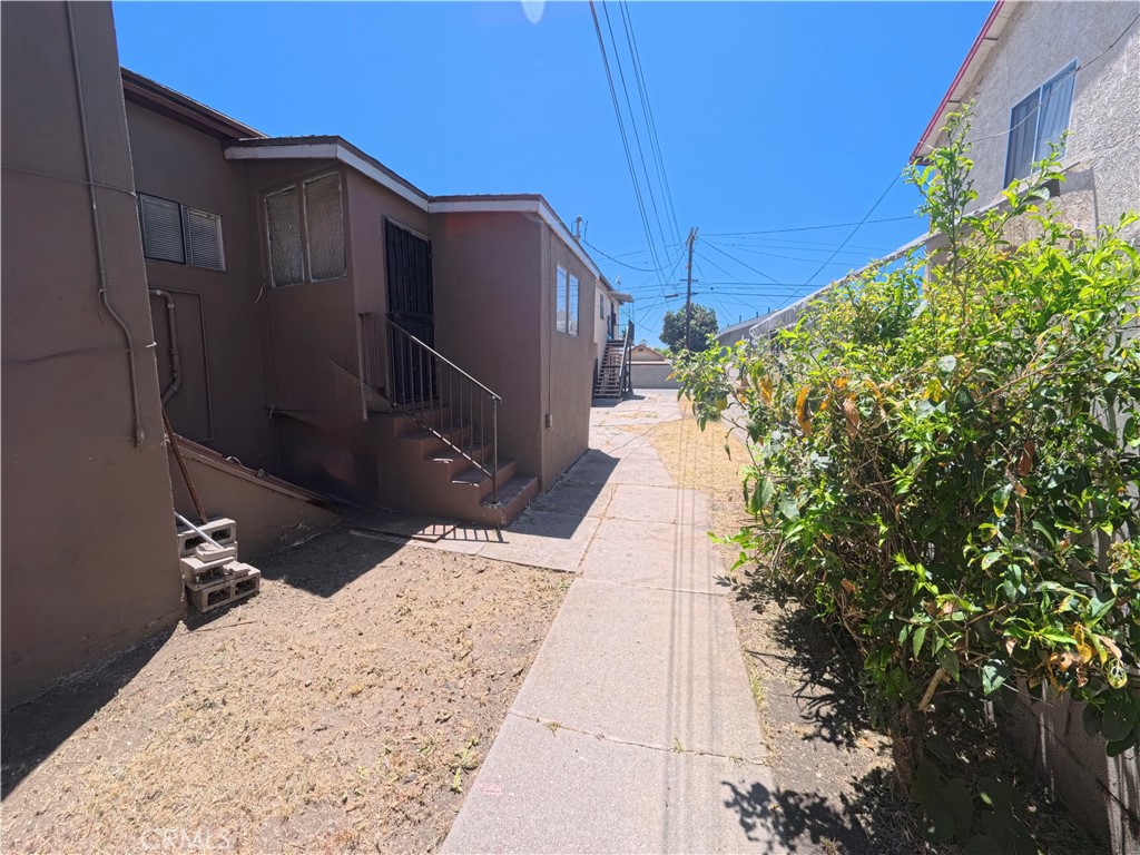 Residential Income for sale at 2245 N Griffin, Los Angeles CA