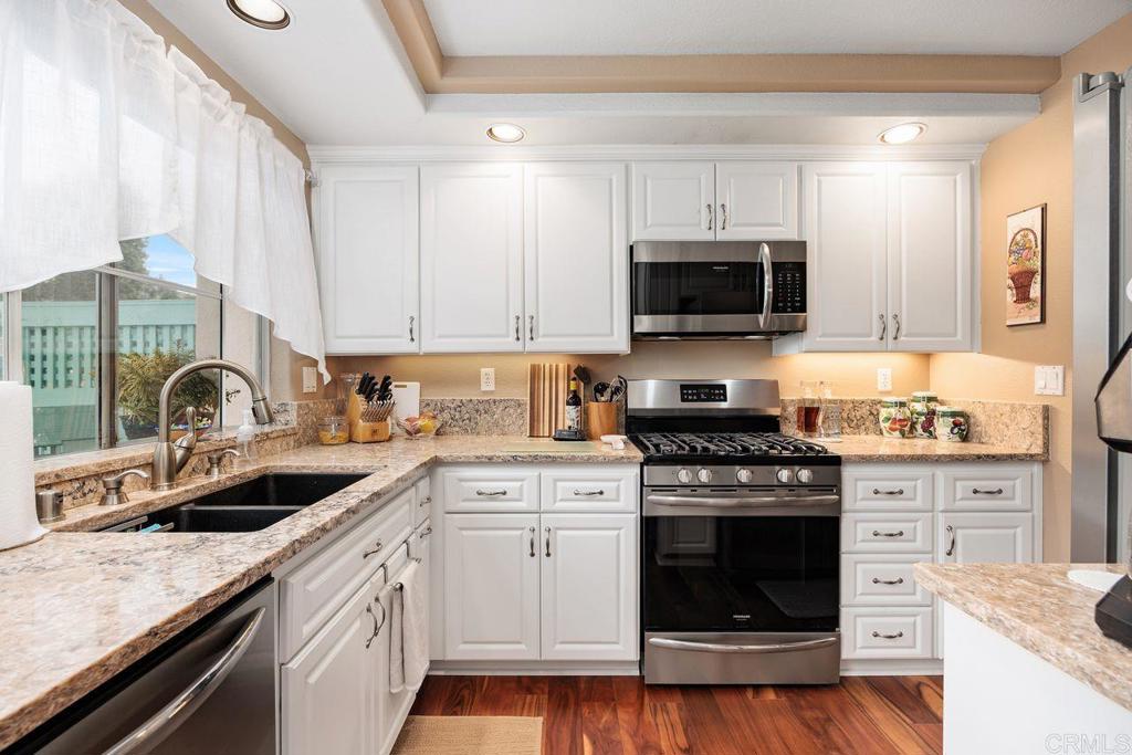 Residential Lease for rent at 12948 Carmel Creek Road 108, San Diego CA featuring 2 beds and 3 baths