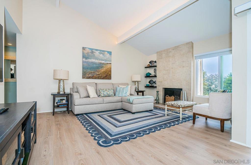 Residential Lease for rent at 901 Caminito Madrigal E, Carlsbad, San Diego County CA featuring 2 beds and 2 baths