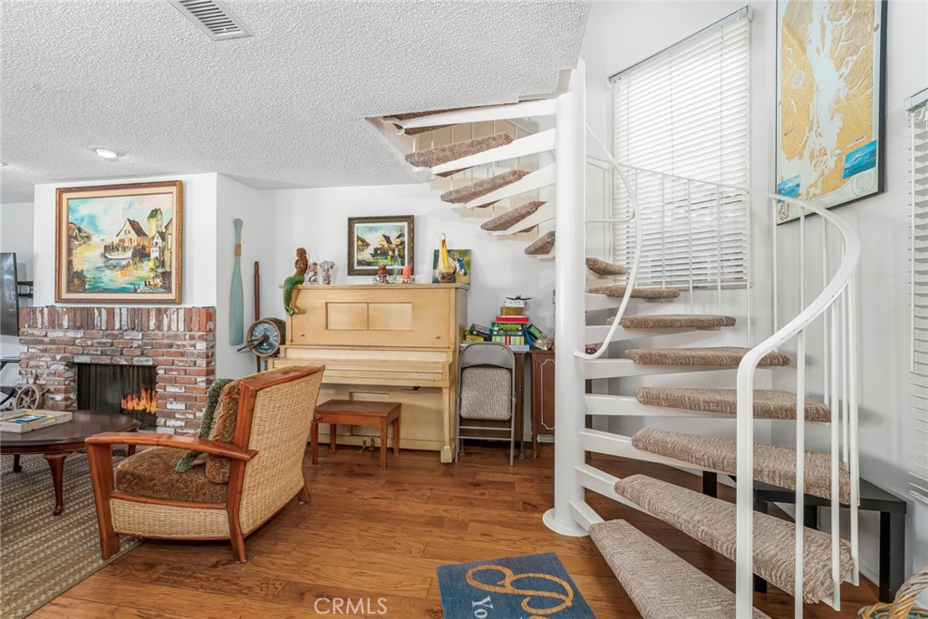 Residential Lease for rent at 805 N Bay Front, Newport Beach, Orange County, CA featuring 3 beds and 3 baths