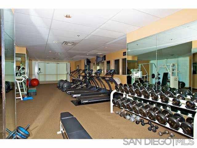 Residential Lease for rent at 531 Front St, San Diego, San Diego County CA featuring 2 beds and 3 baths