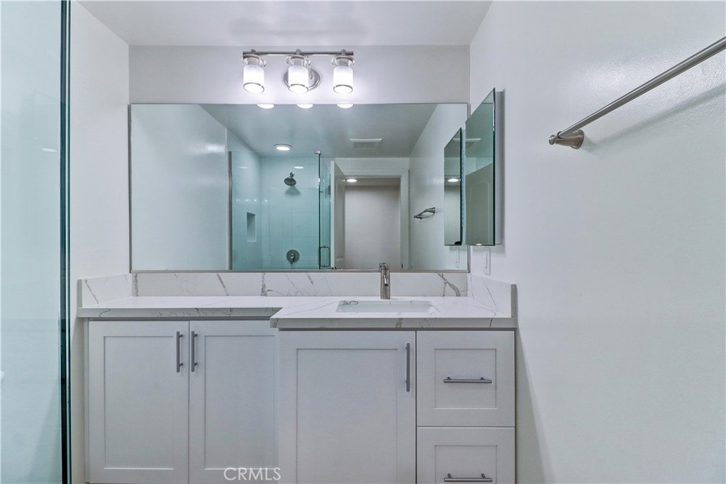 Residential Lease for rent at 5515 Paseo Del Lago W 2G, Laguna Woods, Orange County, CA featuring 2 beds and 2 baths