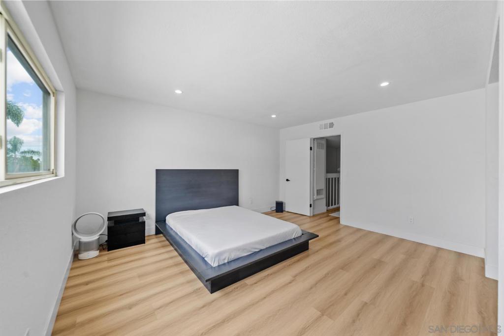 Residential Lease for rent at 7410 Caminito Carlotta, Del Cerro, San Diego County CA featuring 2 beds and 3 baths