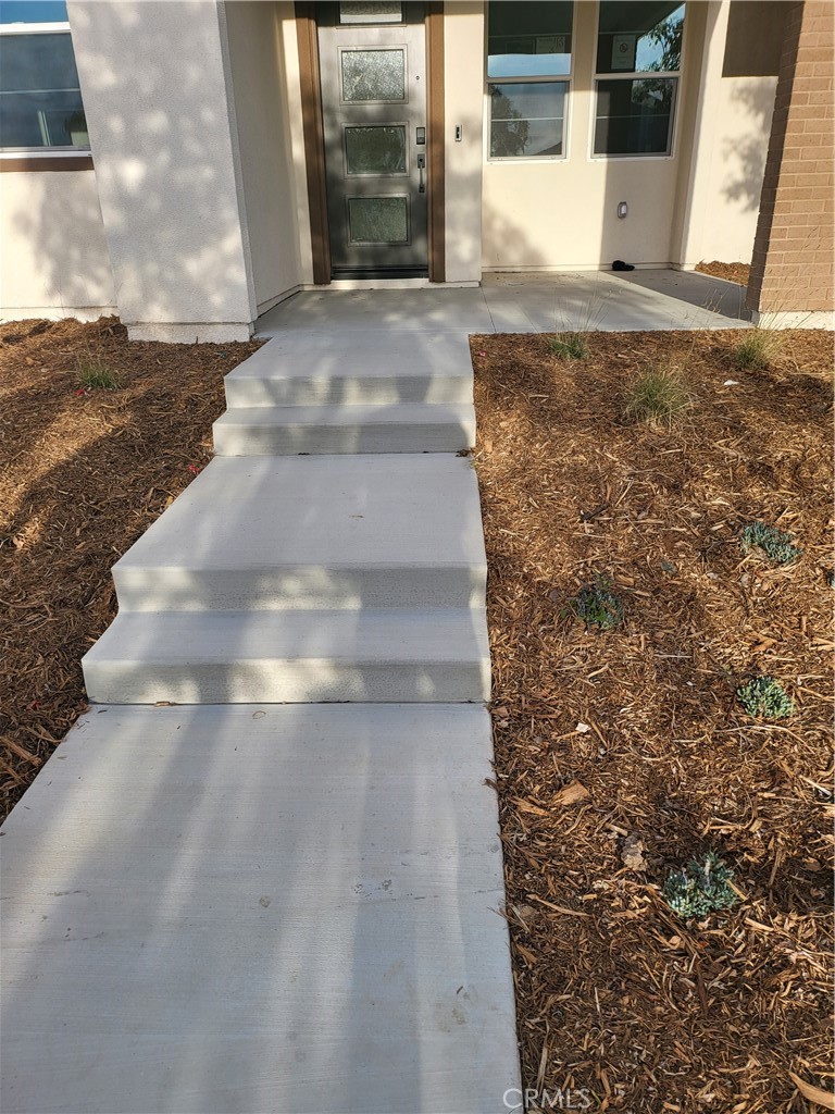 Residential Lease for rent at 236 Tank, Irvine, Orange County, CA featuring 4 beds and 4 baths