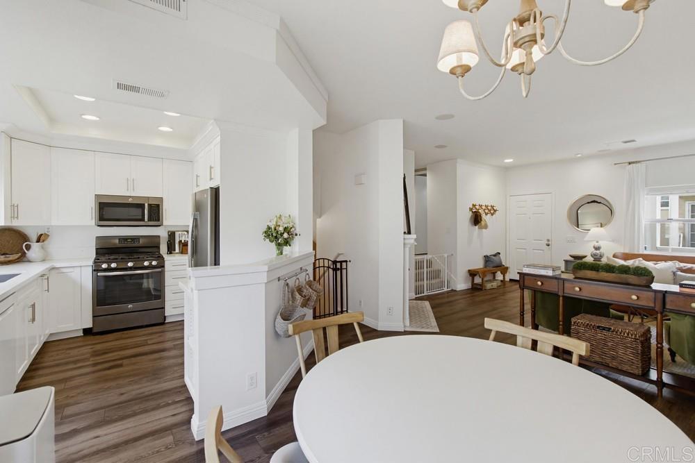 Condominium for sale at 9960 Scripps Vista Way 116, San Diego, CA featuring 2 beds and 3 baths