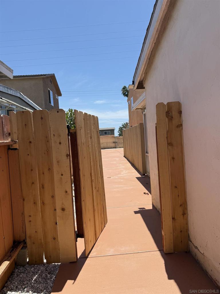 Residential Lease for rent at 4373 conrad, San Diego, San Diego County CA featuring 3 beds and 3 baths
