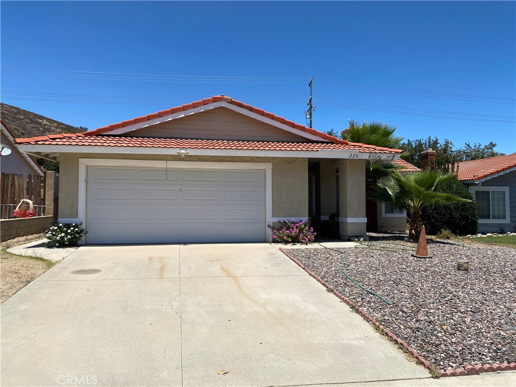 Single Family Residence for sale at 226 White Oak, Lake Elsinore, CA featuring 3 beds and 2 baths