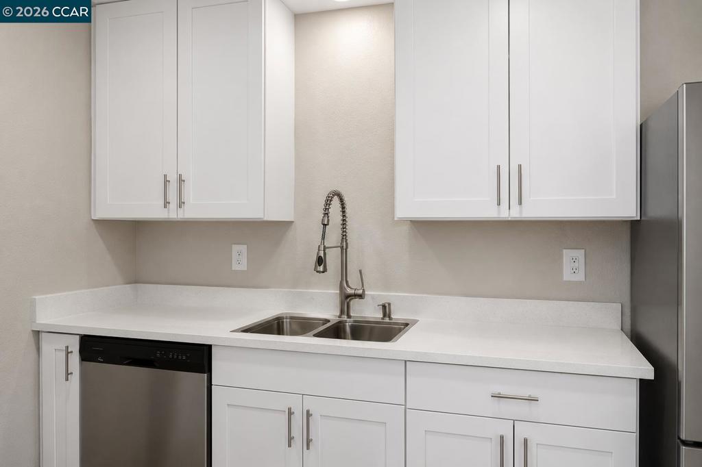 Condominium for sale at 2031 Sierra Rd 5, Concord, CA featuring 3 beds and 2 baths