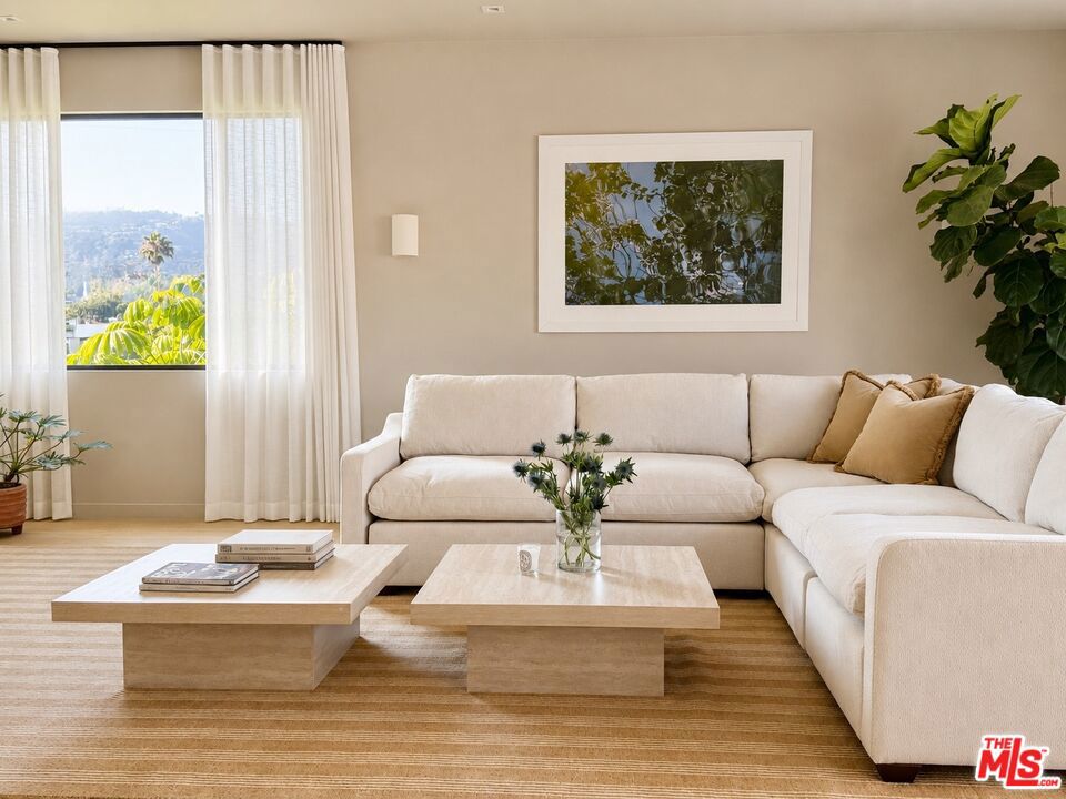 Condominium for sale at 126 N Croft Avenue 302, Los Angeles, CA featuring 3 beds and 3 baths