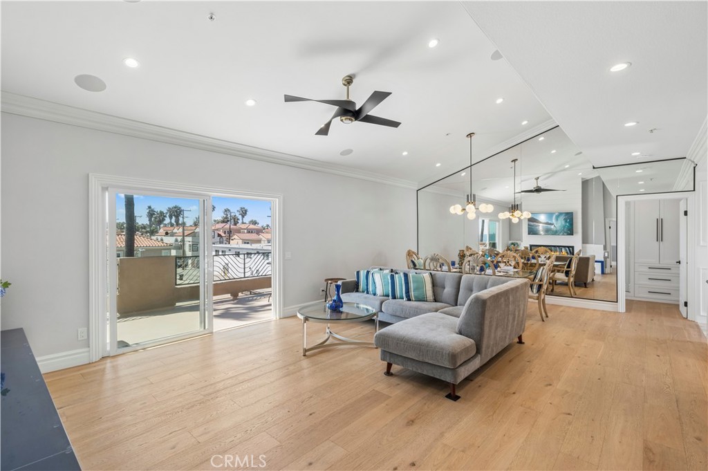 Residential Lease for rent at 1516 Pacific Coast Highway 304, Huntington Beach, Orange County, CA featuring 2 beds and 2 baths