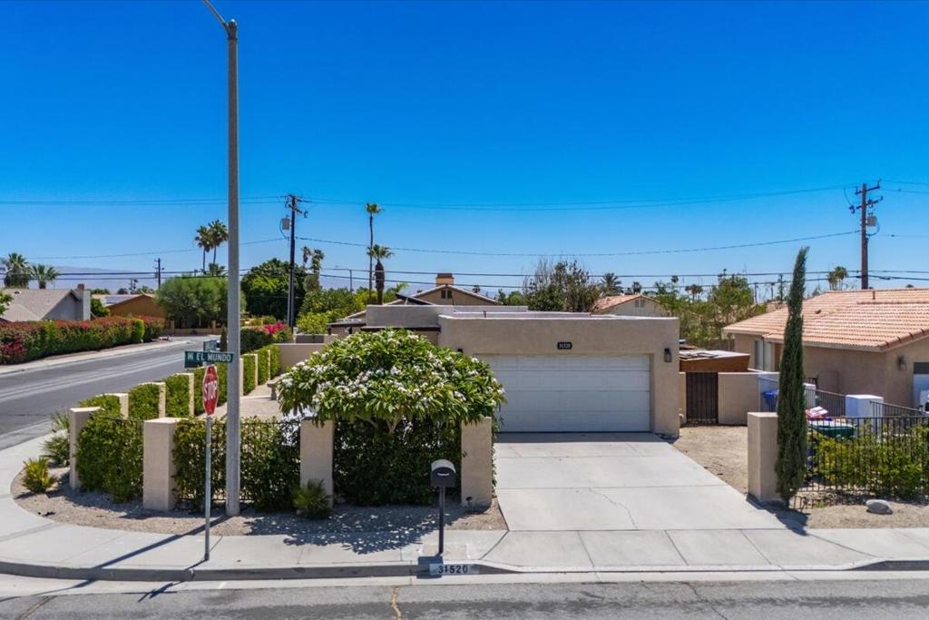 Single Family Residence for sale at 31520 Avenida El Mundo, Cathedral City, CA featuring 3 beds and 2 baths