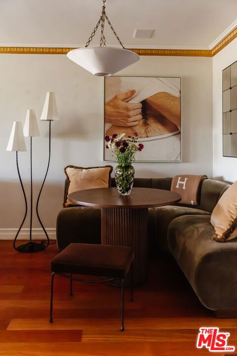 Residential Lease for rent at 1219 Sunset Plaza Drive 3, West Hollywood, Los Angeles County, CA featuring 2 beds and 2 baths