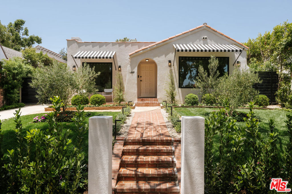 Single Family Residence for sale at 129 N Almont Drive, Los Angeles, CA featuring 3 beds and 3 baths