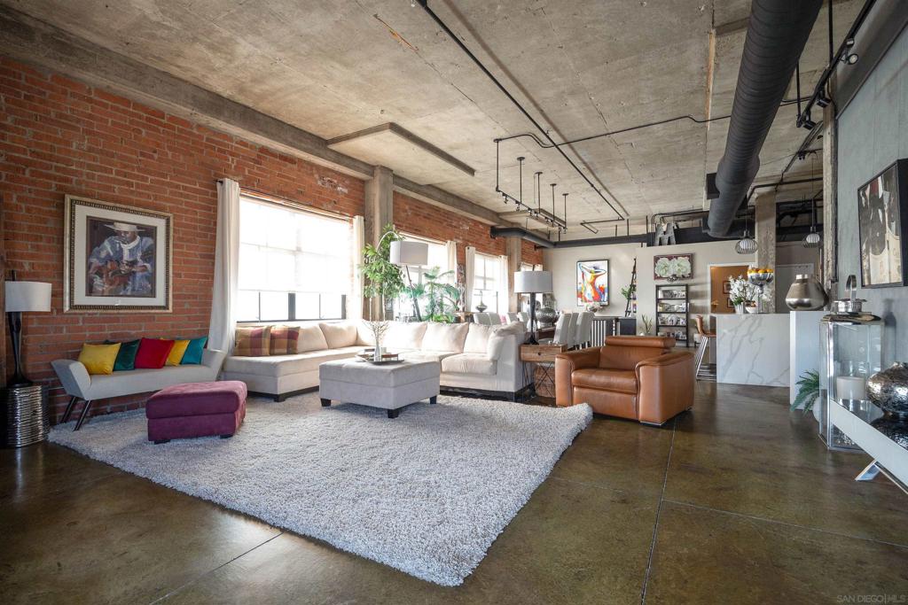 Residential for sale at 3940 7th Ave 215, San Diego CA featuring 2 beds and 1 bath