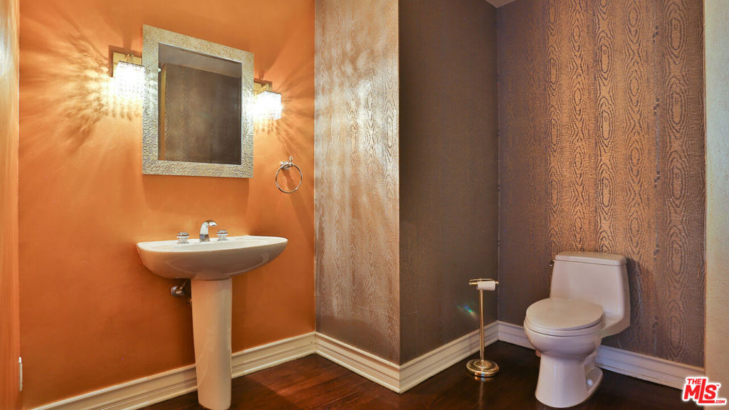 Residential Lease for rent at 14445 MULHOLLAND Drive, Los Angeles, Los Angeles County, CA featuring 5 beds and 8 baths