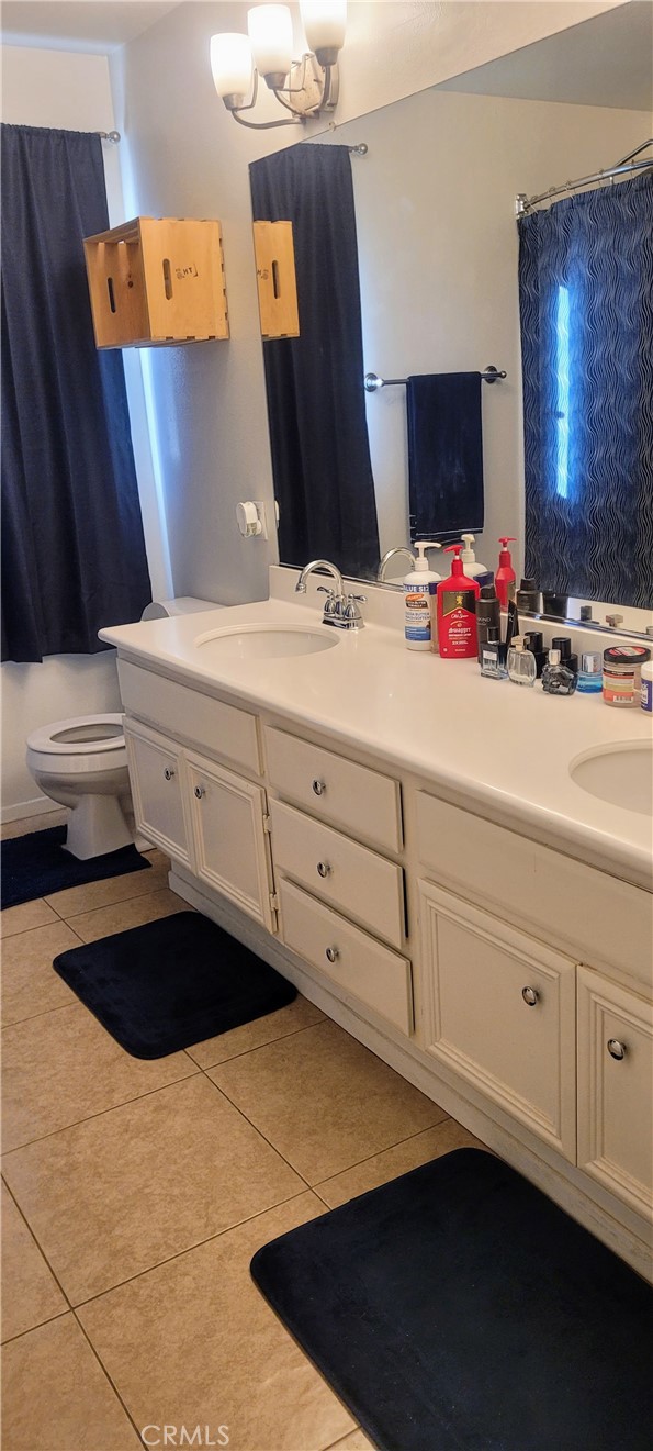 Single Family Residence for sale at 633 Linden Cir, Corona, CA featuring 5 beds and 3 baths