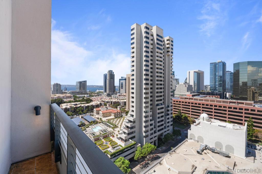 Residential for sale at 645 Front St 2002, San Diego, San Diego CA featuring 3 beds and 4 baths