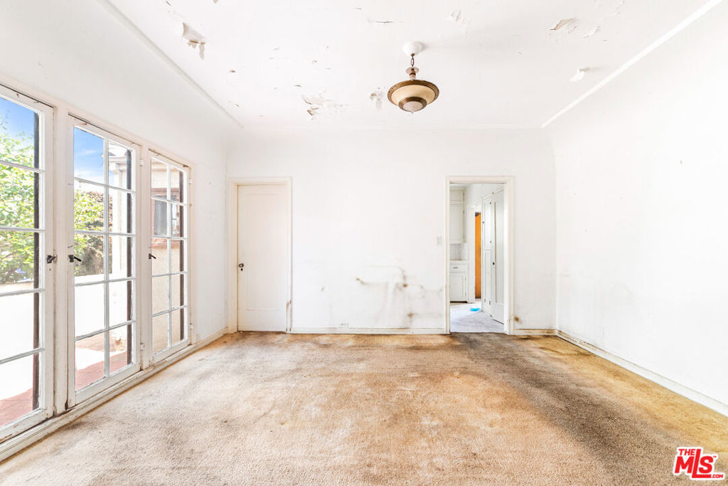 Residential for sale at 422 18th Street, Santa Monica CA featuring 3 beds and 2 baths
