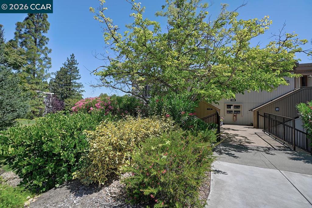 Residential for sale at 1109 Canyonwood Ct 1, Walnut Creek CA featuring 2 beds and 2 baths