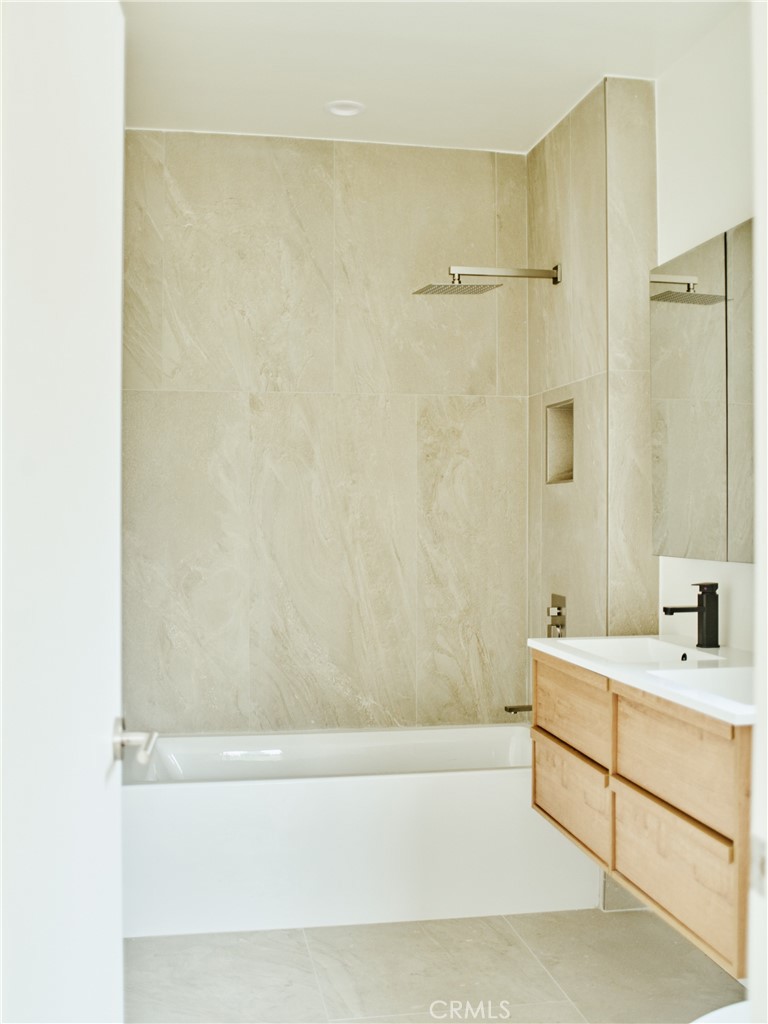 Residential Lease for rent at 3741 Locke Avenue, Los Angeles, Los Angeles County CA featuring 2 beds and 2 baths