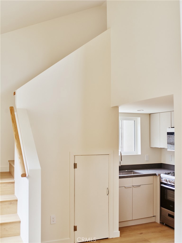 Residential Lease for rent at 3743 Locke Avenue 1/2, Los Angeles, Los Angeles County CA and 1 bath