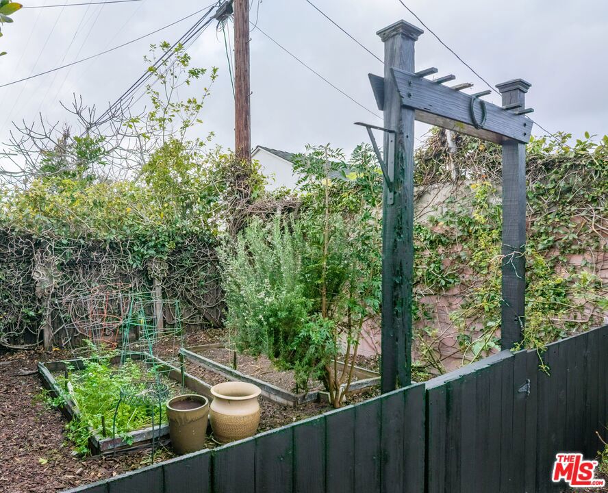 Single Family Residence for sale at 6727 W 88th Street, Los Angeles, CA featuring 5 beds and 3 baths