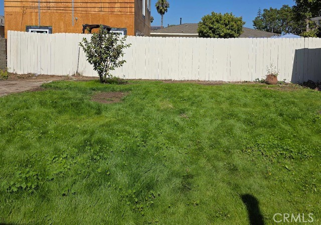 Residential Lease for rent at 8432 Barnsley, Los Angeles, Los Angeles County CA featuring 2 beds and 1 bath