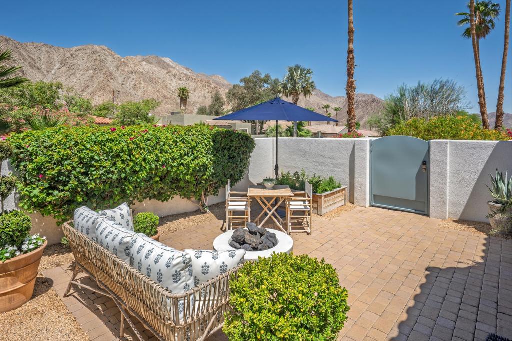 Single Family Residence for sale at 54404 Avenida Madero, La Quinta, CA featuring 3 beds and 2 baths