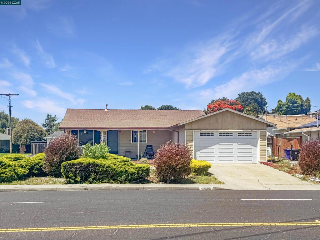 Single Family Residence for sale at 2838 Tara Hills Dr, San Pablo, CA featuring 3 beds and 1 bath