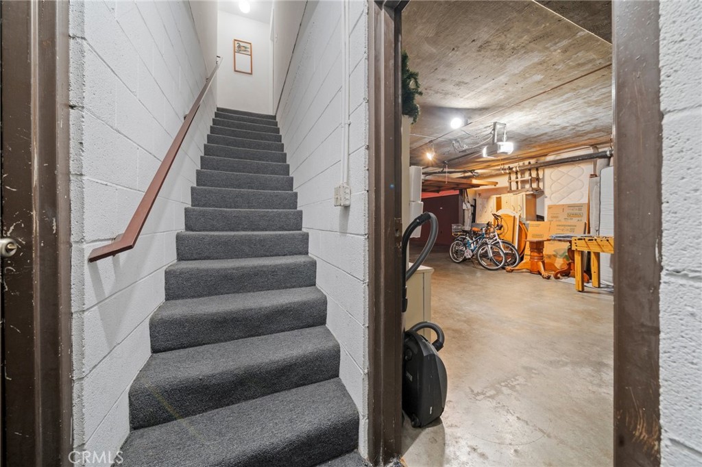 Residential Lease for rent at 1418 26th 4, Santa Monica, Los Angeles County, CA featuring 2 beds and 3 baths